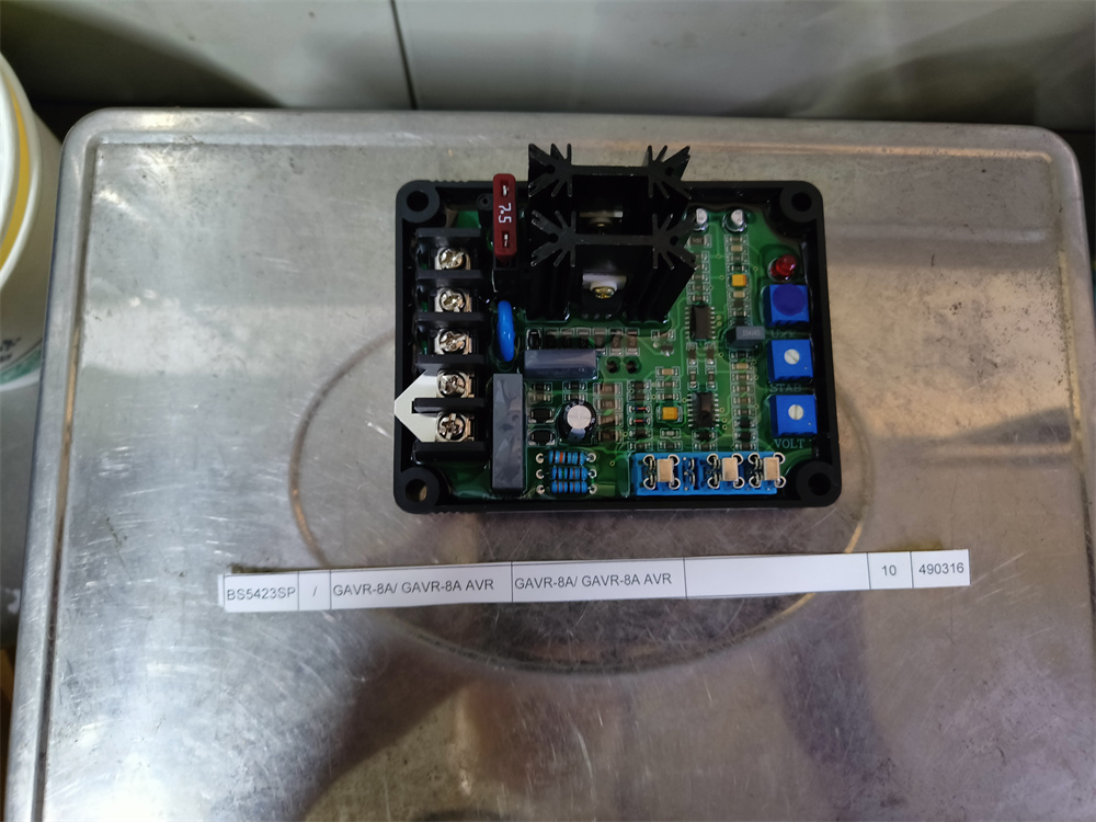 фото Регулятор напряжения GAVR-8A/ GAVR-8A AVR