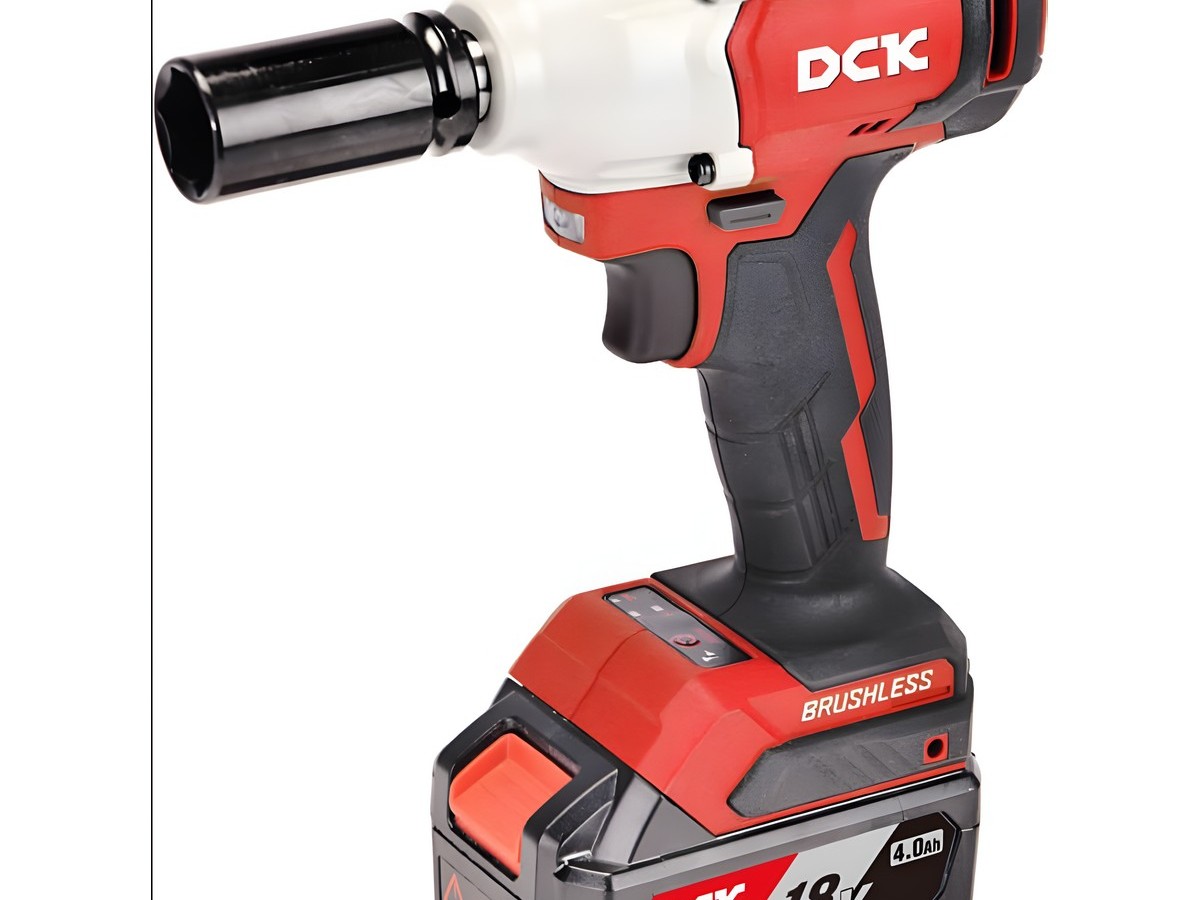фото Гайковерт аккумуляторный ударный DCK KDPB298