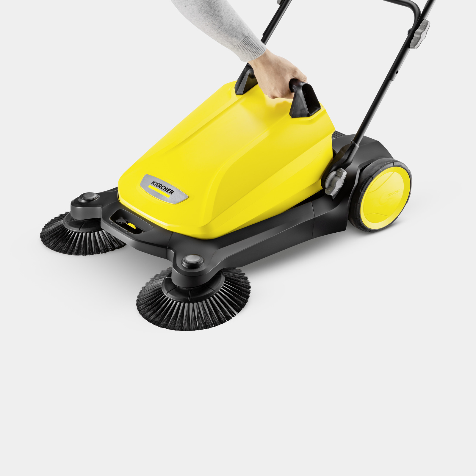фото Машина подметальная KARCHER S 4