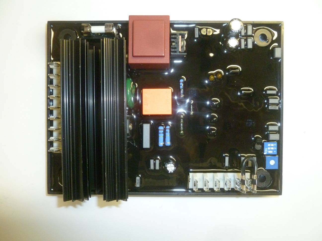 фото Регулятор напряжения AVR ENGGA (WT-3)