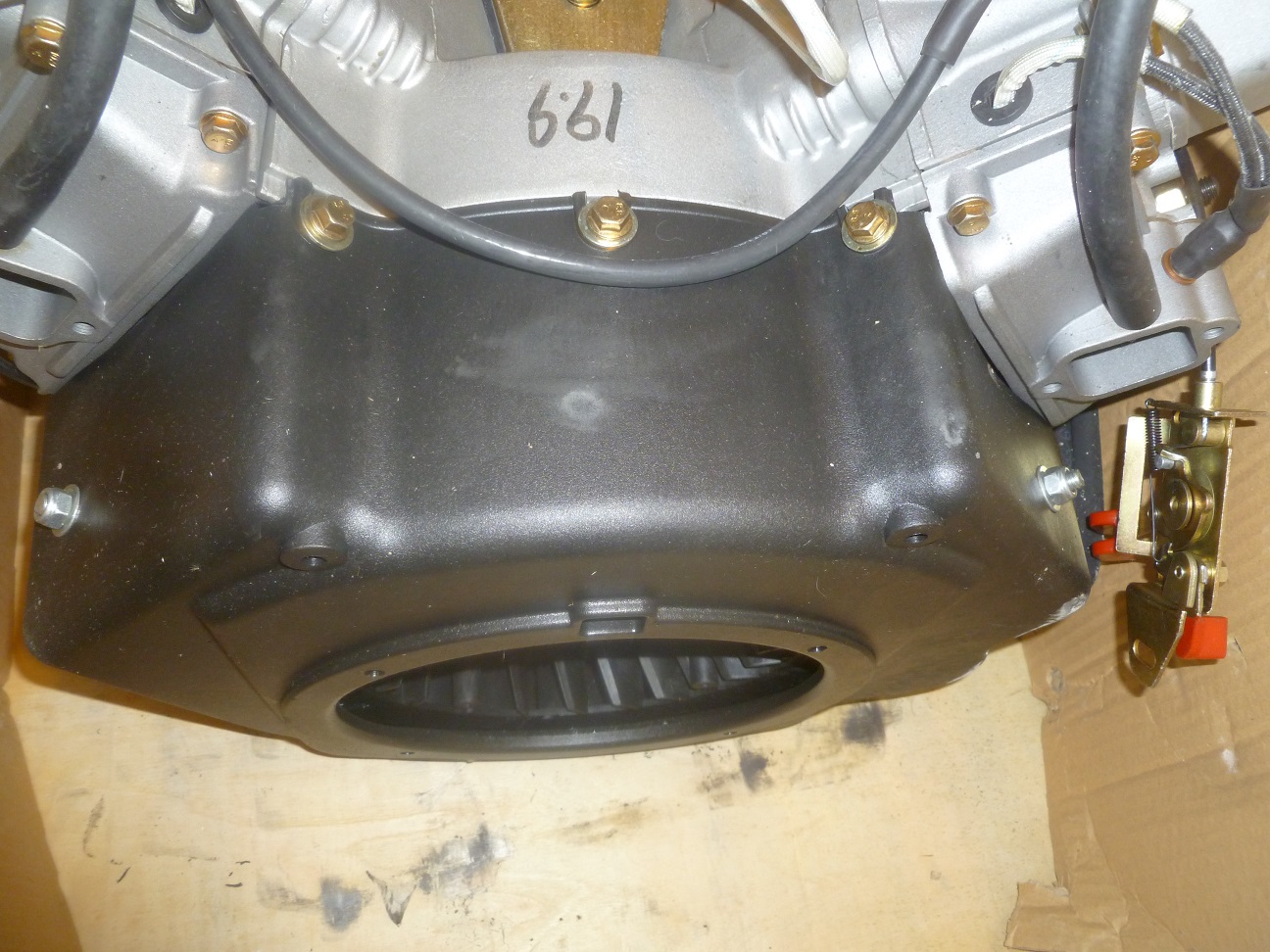 фото Двигатель дизельный R2V910X (TSS SDG 12000)