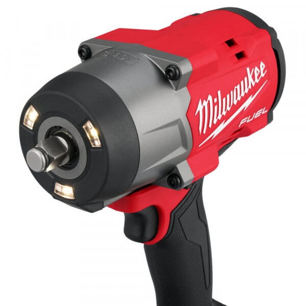 фото Гайковерт аккумуляторный MILWAUKEE M18 FHIW2F12-502X 4933492783