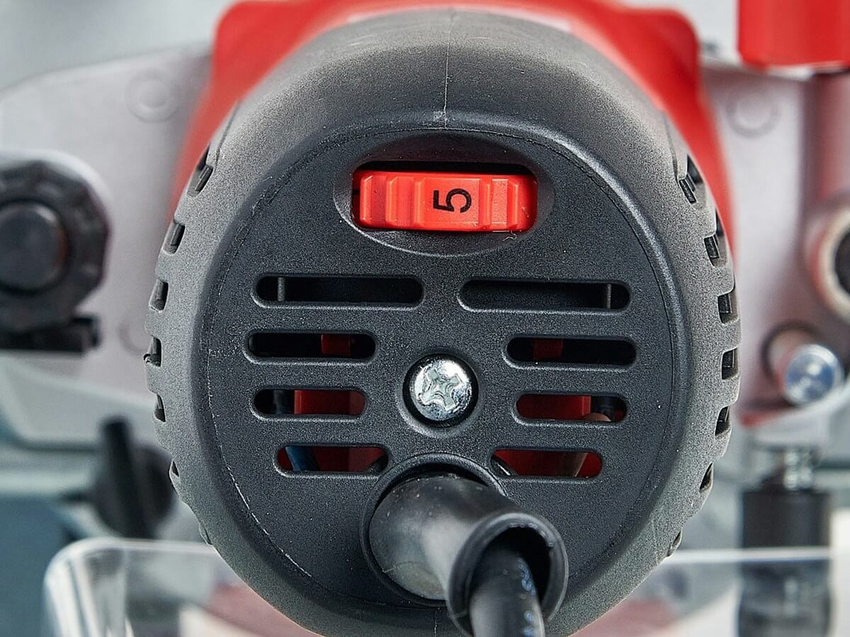 фото Фрезер FELISATTI FT6100 (1100ВТ, 6/8 цанга)