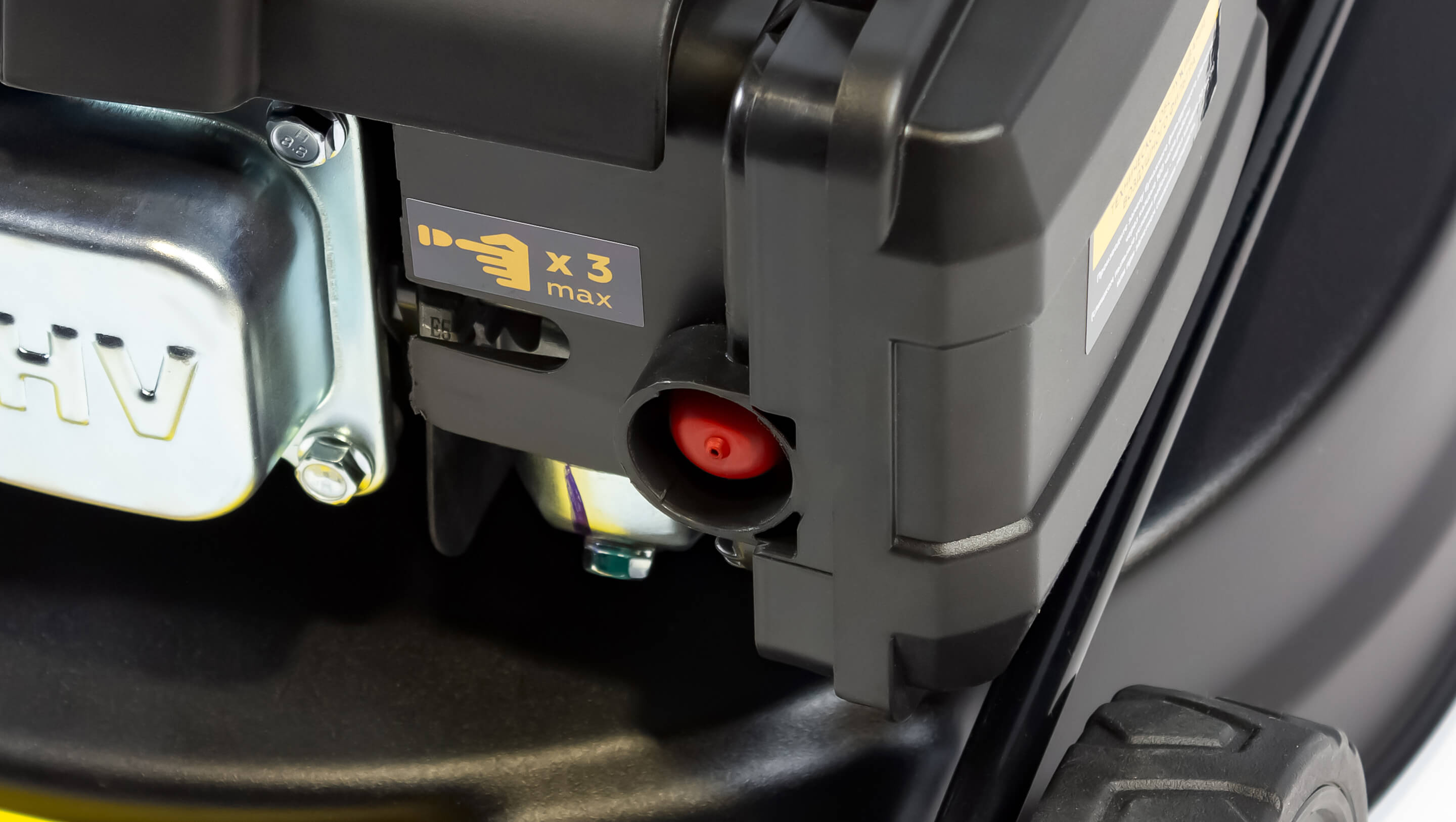 фото Газонокосилка бензиновая CHAMPION LM4222