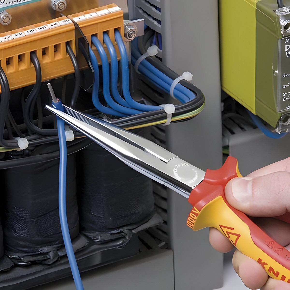 фото Длинногубцы 200 мм VDE KNIPEX KN-2616200