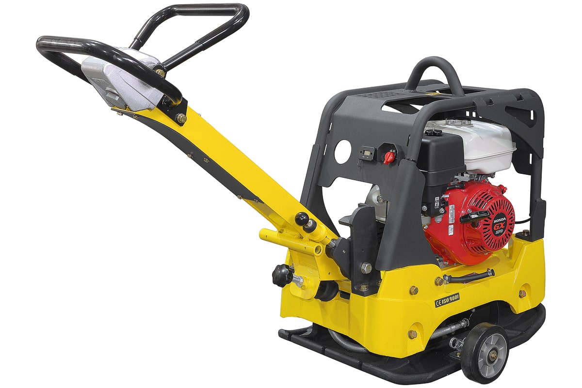 фото Виброплита реверсивная TSS-CP-220  (гидравлический привод)