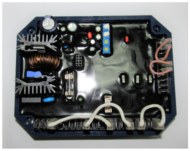 фото Регулятор напряжения ECO38-3LN/4/AVR